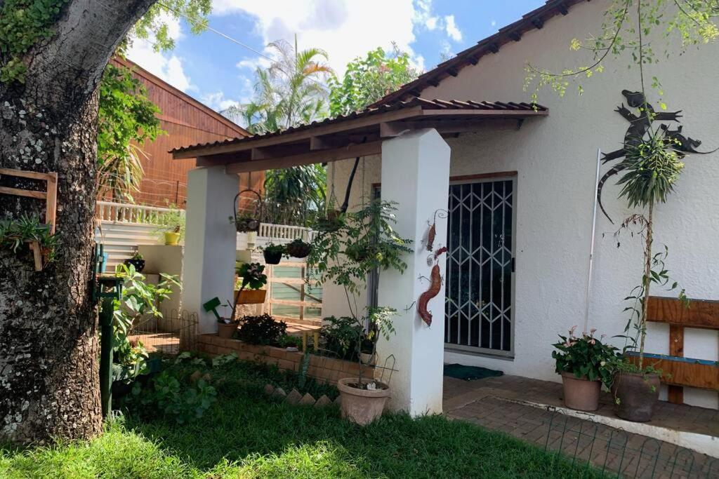 Plum Cottage Mbombela Bagian luar foto