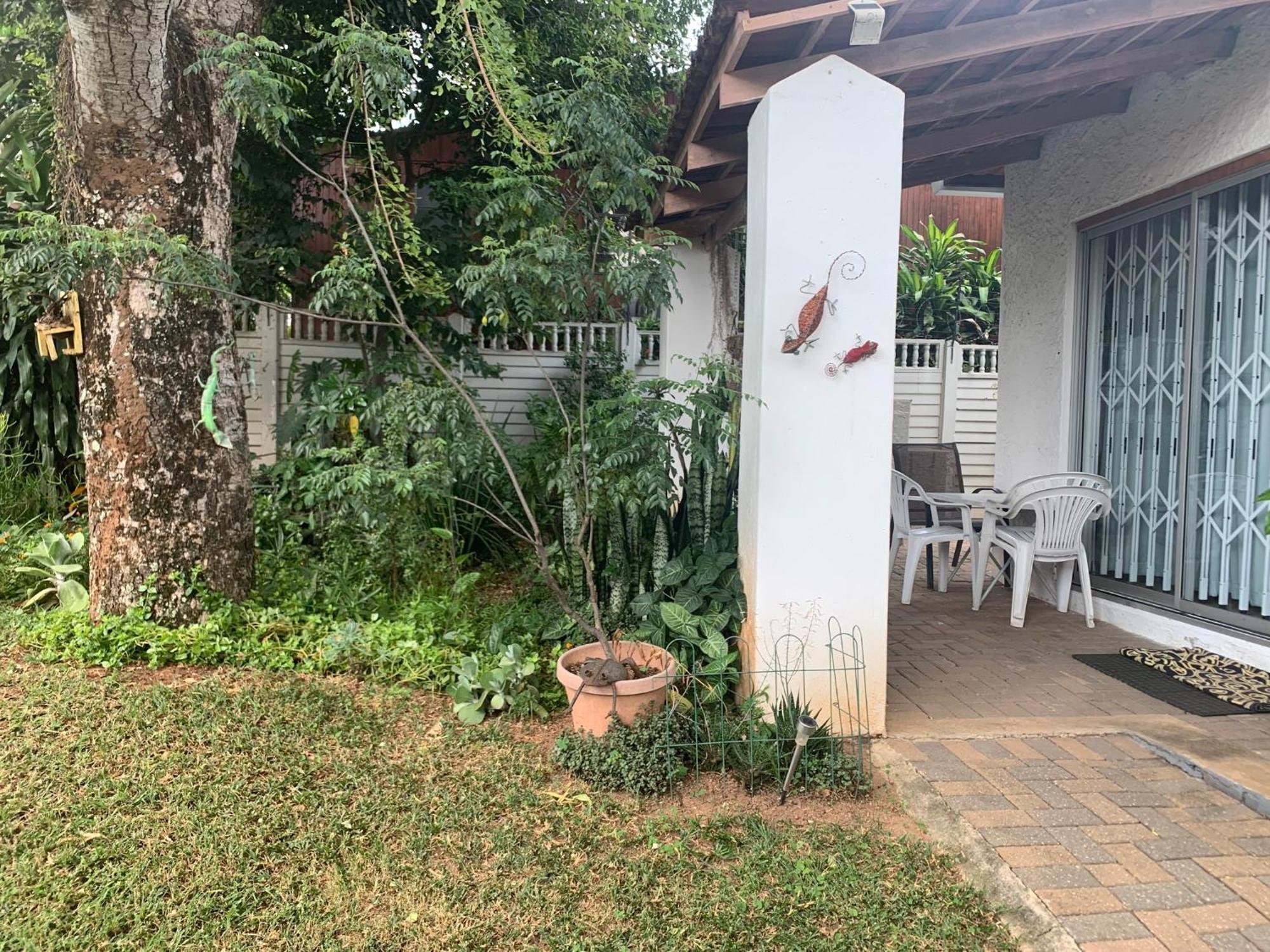 Plum Cottage Mbombela Bagian luar foto